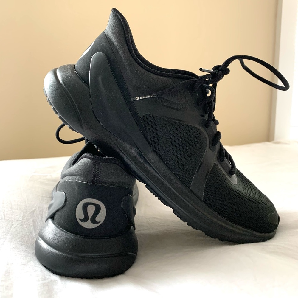 COPY - Lululemon Blissfeel | 7.5 | black/black/black